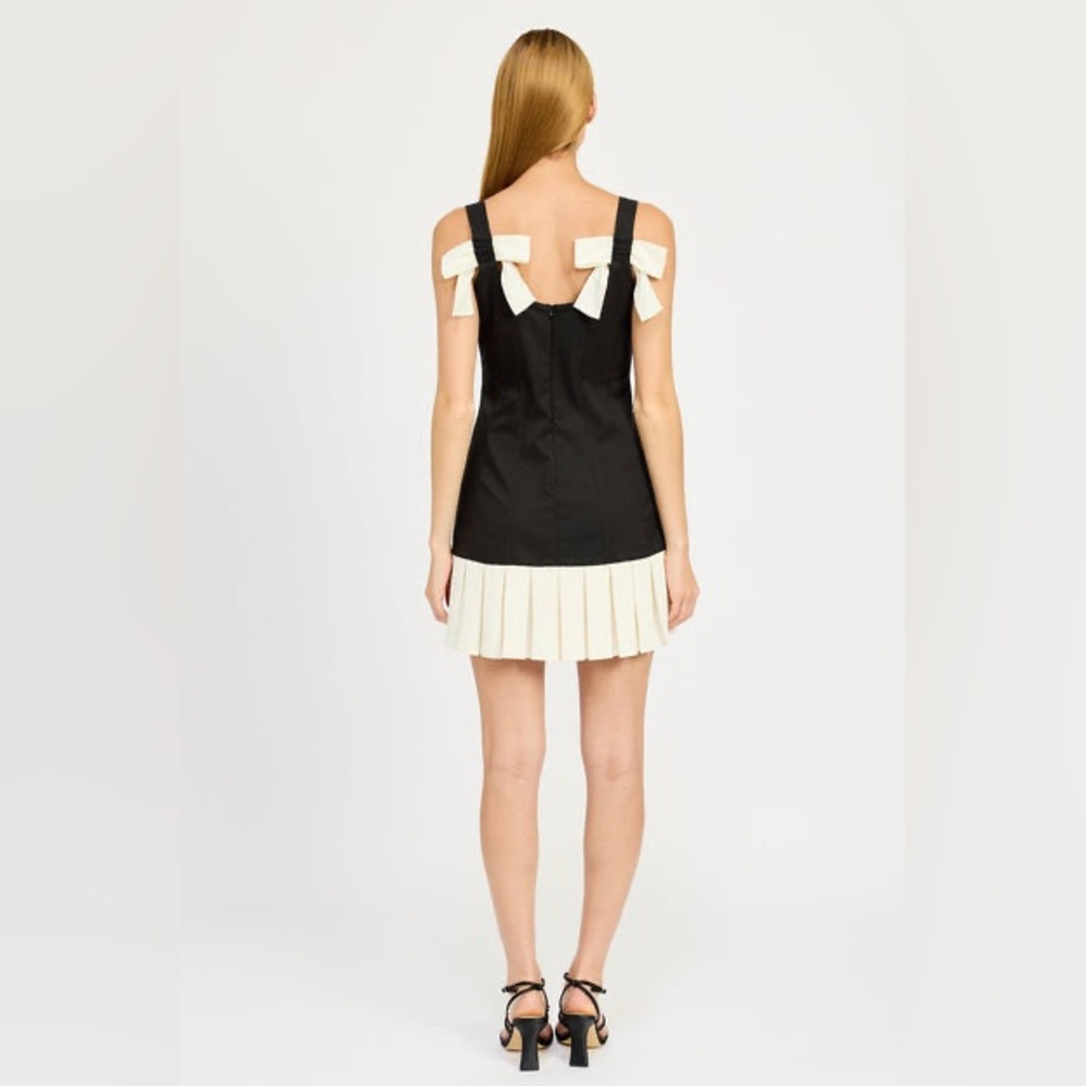 En Saison Clarisse Fitted Mini Dress size medium